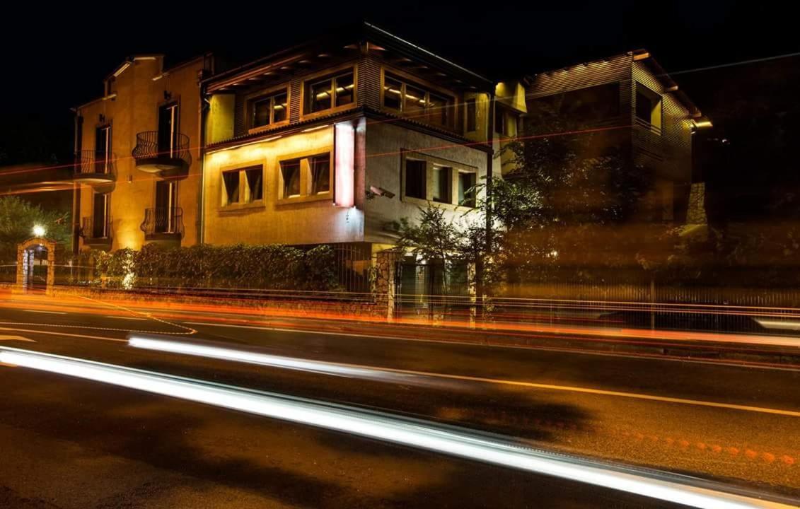 Hotel Vila Hayat Сараево Екстериор снимка